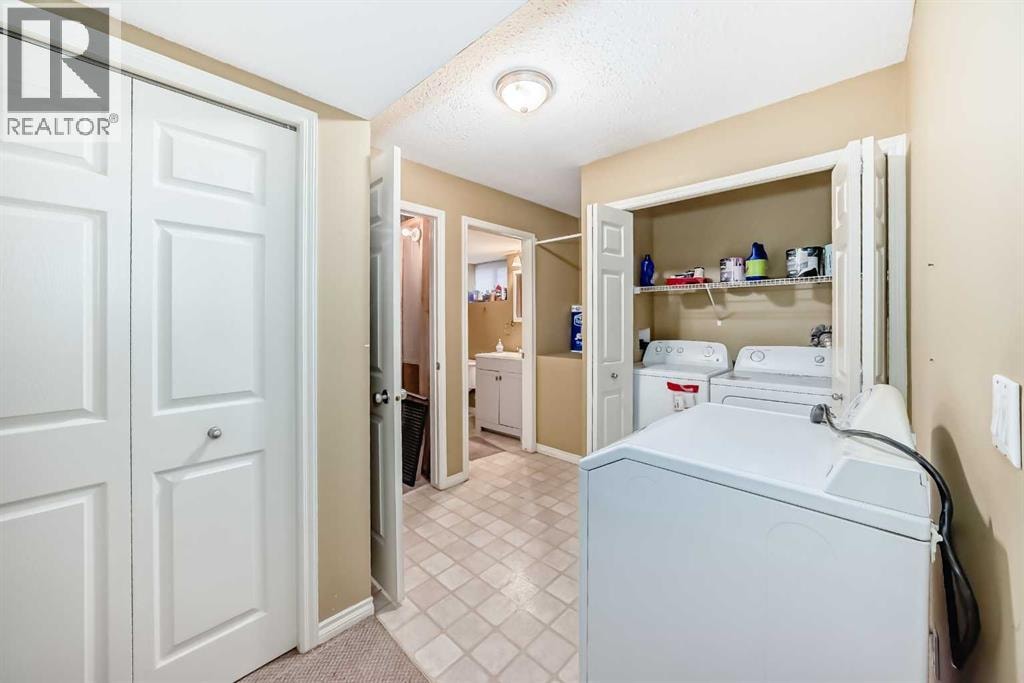 44 Canoe Square SW — photo 36