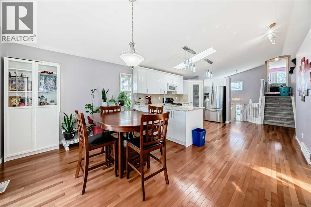 44 Canoe Square SW — photo 14