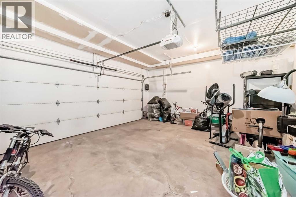 44 Canoe Square SW — photo 38
