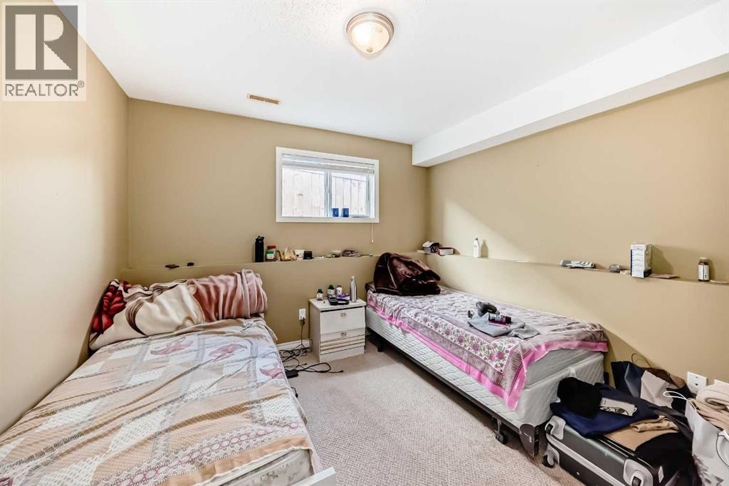44 Canoe Square SW — photo 34