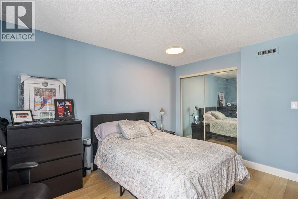 940, 1001 13 Avenue SW — photo 17