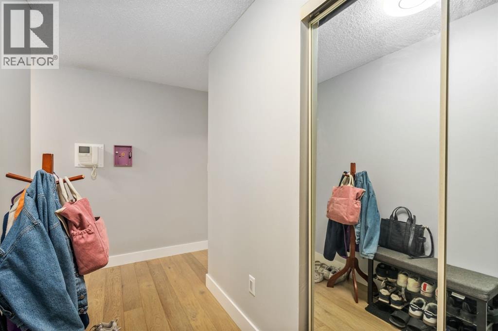 940, 1001 13 Avenue SW — photo 24