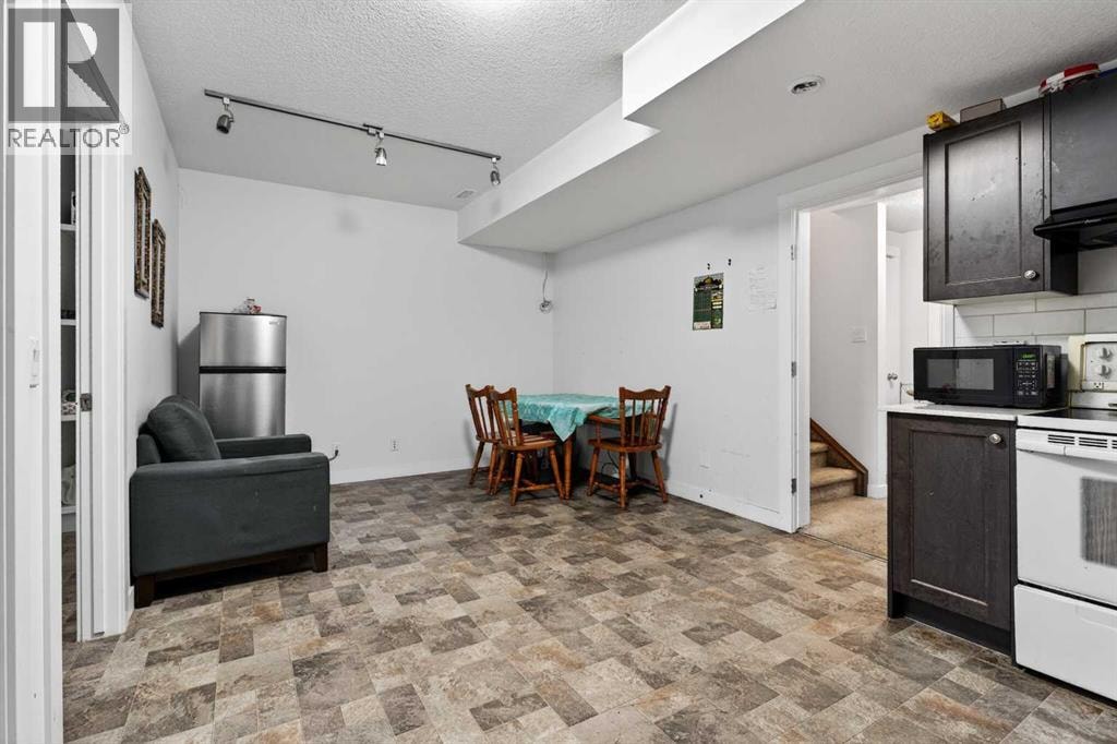 49 Redstone Heath NE — photo 44