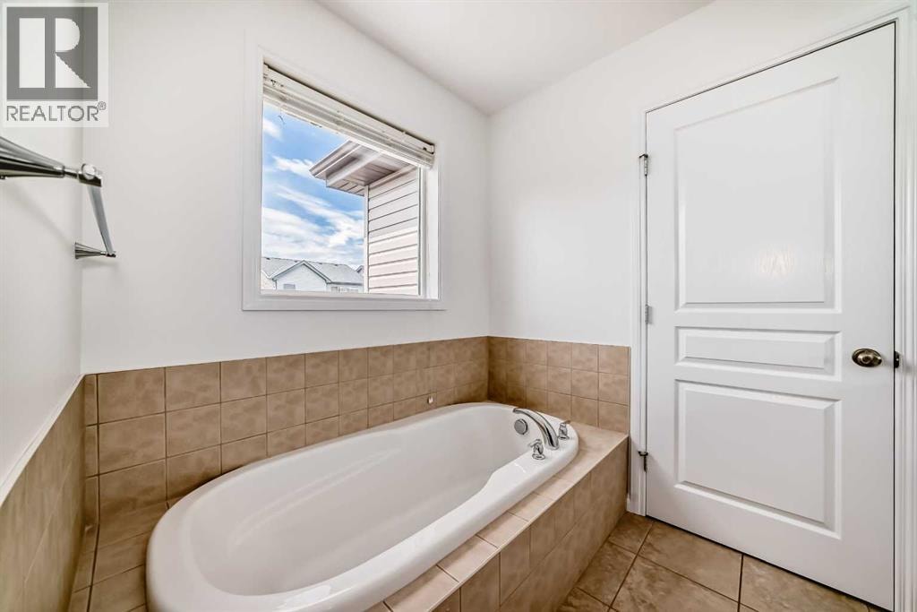 27 Aspen Hills Close SW — photo 14