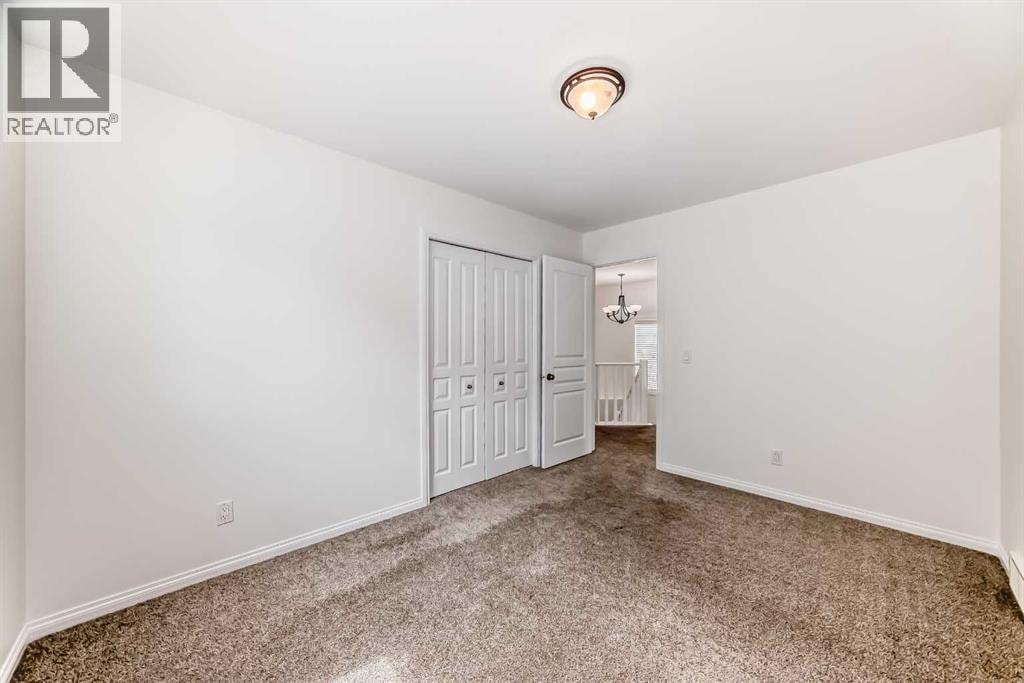 27 Aspen Hills Close SW — photo 17