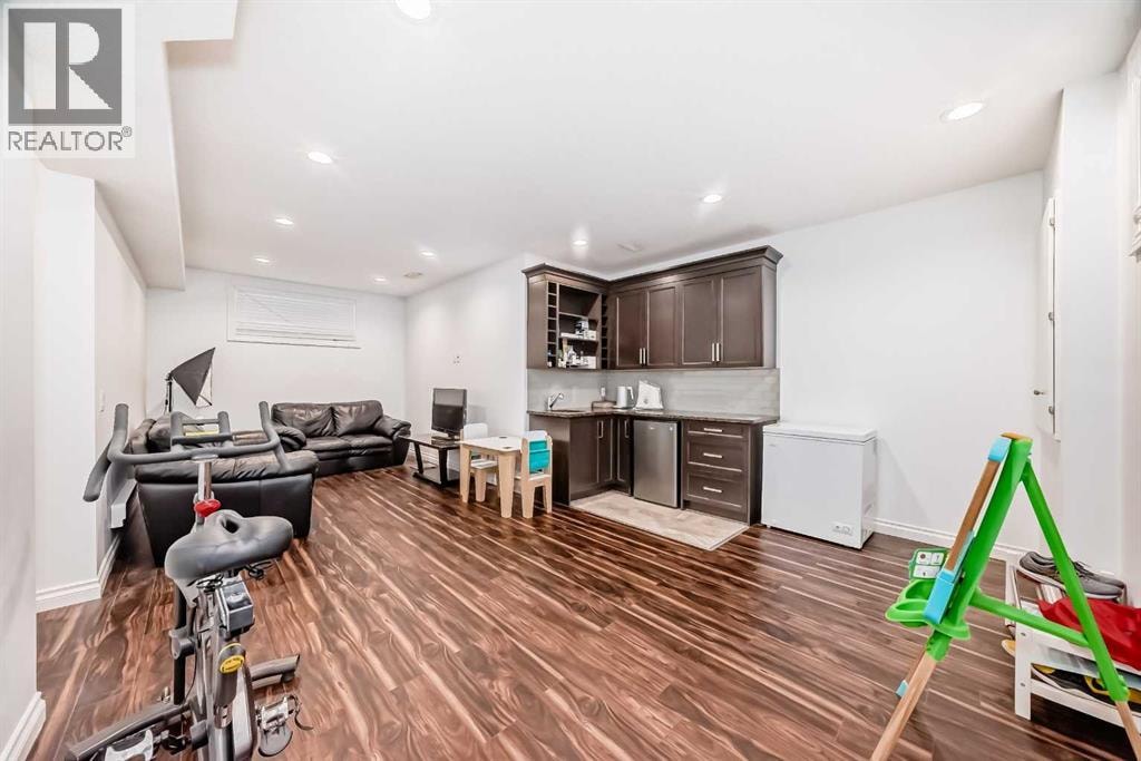 27 Aspen Hills Close SW — photo 25