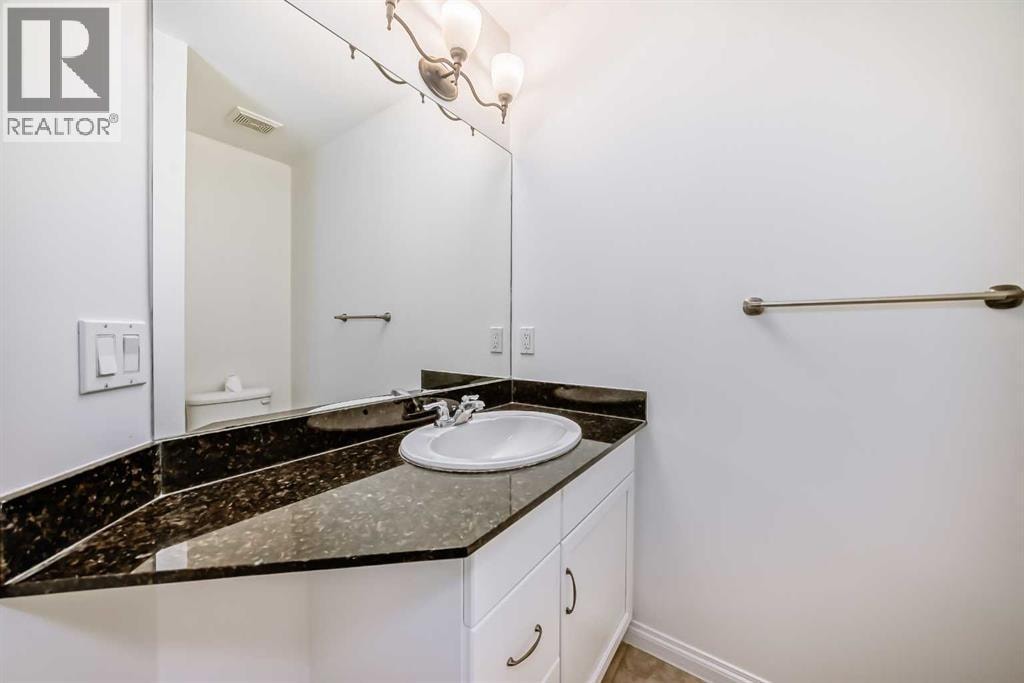 27 Aspen Hills Close SW — photo 20