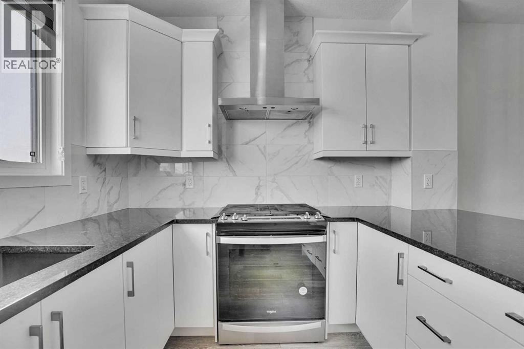 26 Amblehurst Path NW — photo 13