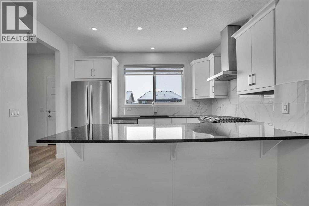 26 Amblehurst Path NW — photo 16