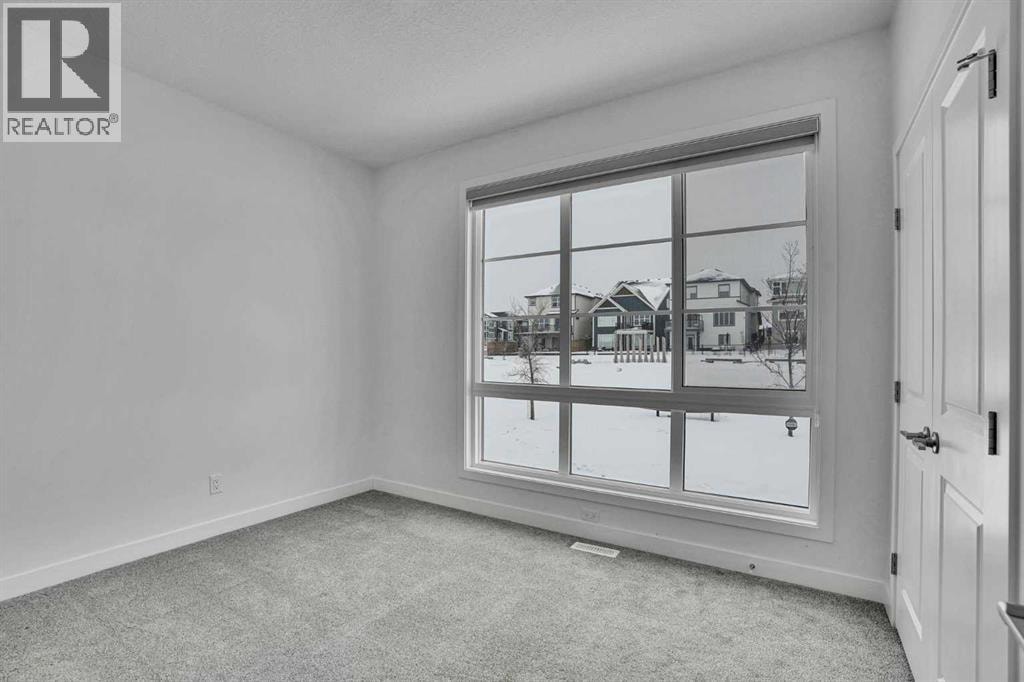 26 Amblehurst Path NW — photo 8