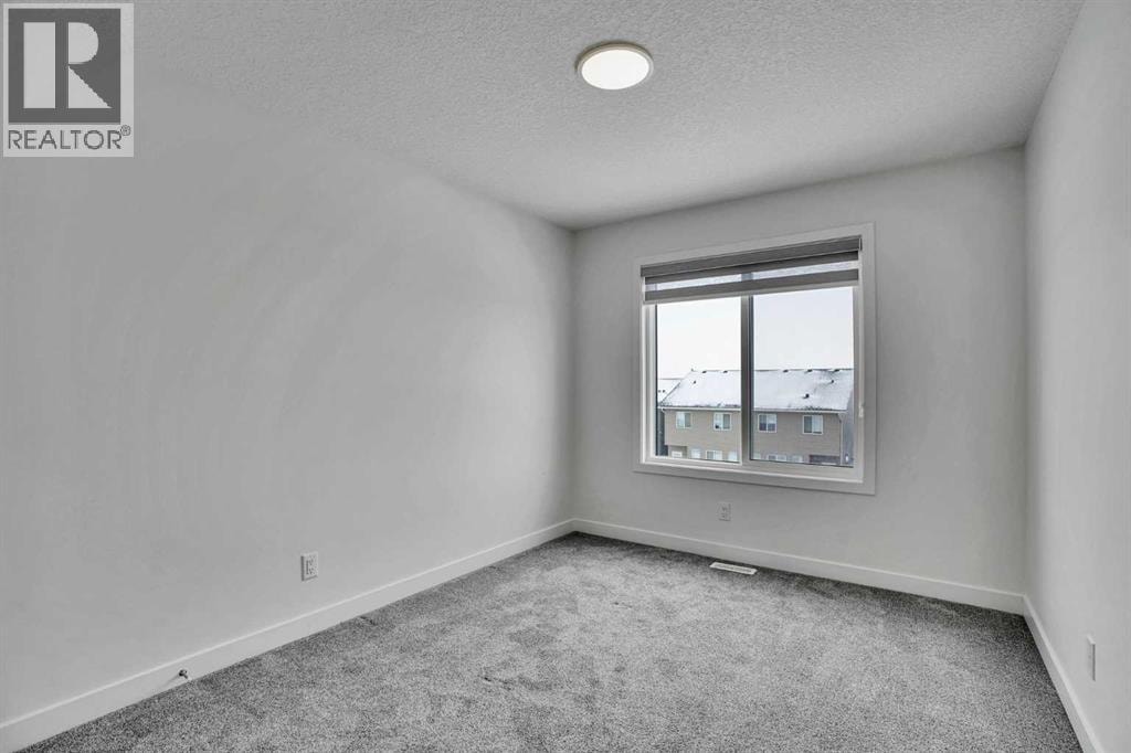 26 Amblehurst Path NW — photo 25