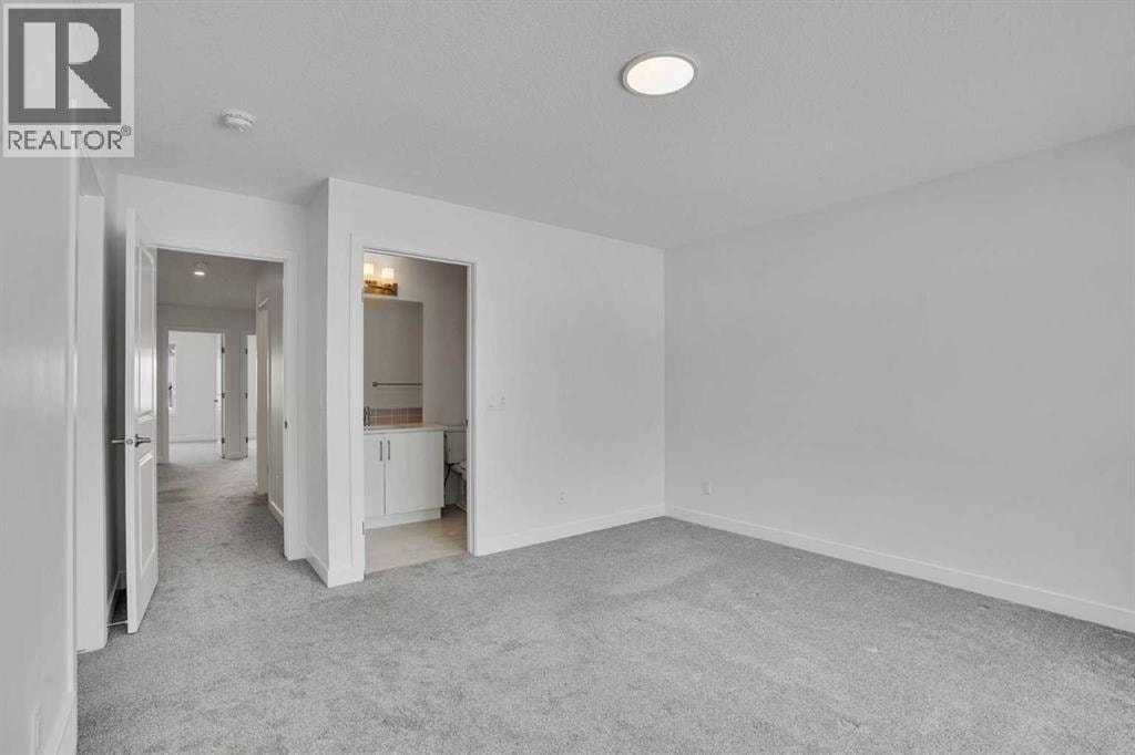 26 Amblehurst Path NW — photo 35