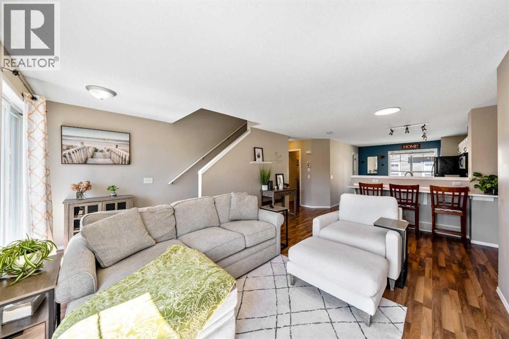 43 Toscana Gardens NW — photo 3