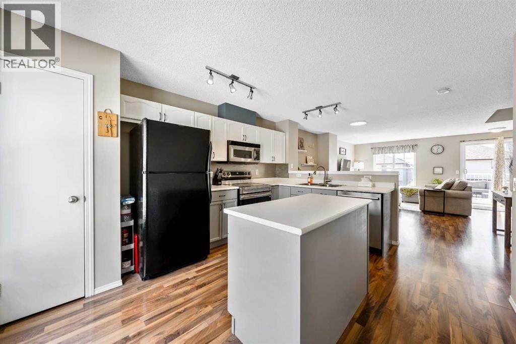 43 Toscana Gardens NW — photo 8