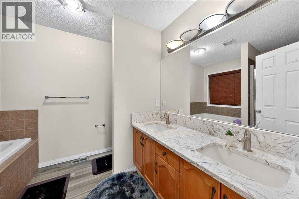 34 Saddlecrest Crescent NE — photo 26