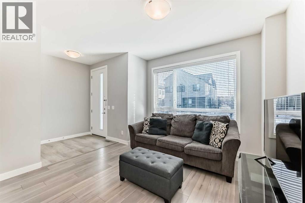 111 Redstone Crescent NE — photo 18