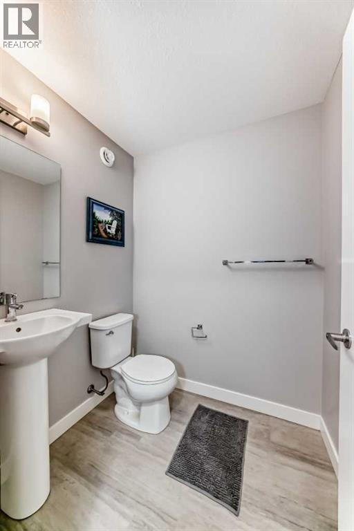111 Redstone Crescent NE — photo 22