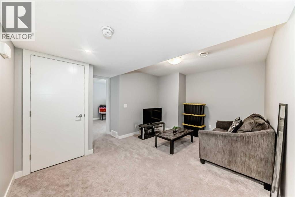 111 Redstone Crescent NE — photo 41