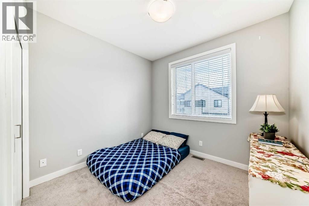 111 Redstone Crescent NE — photo 32