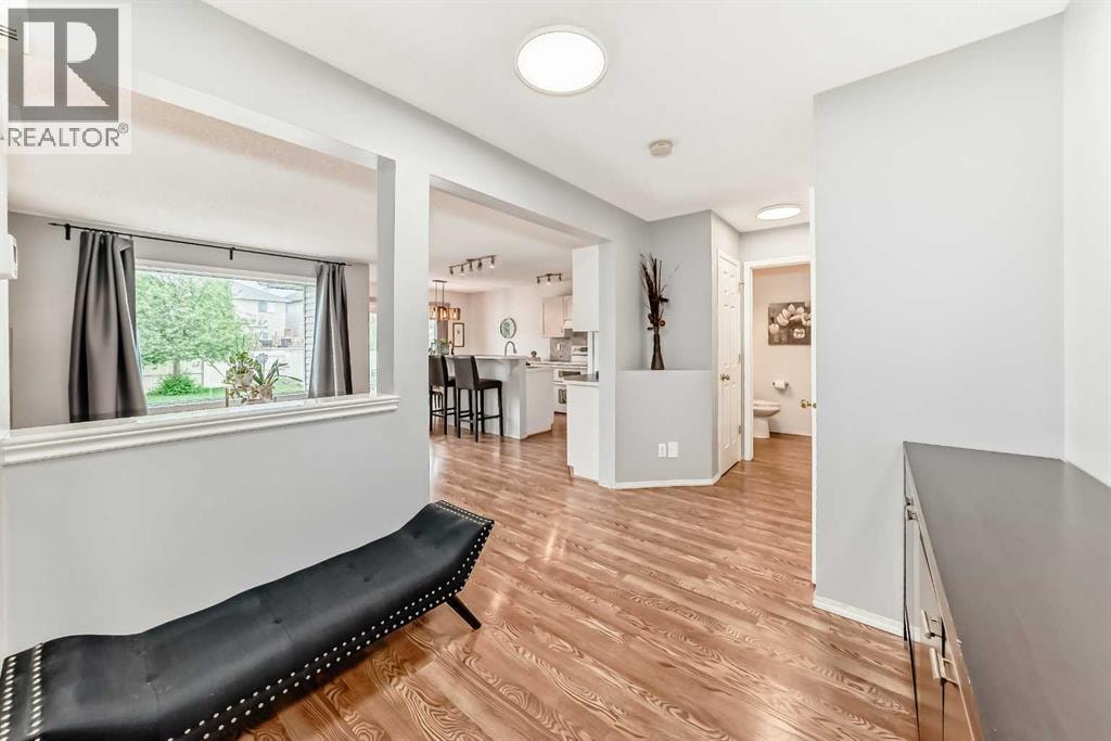 15 Citadel Meadow Crescent NW — photo 4