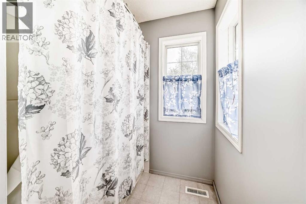 15 Citadel Meadow Crescent NW — photo 25