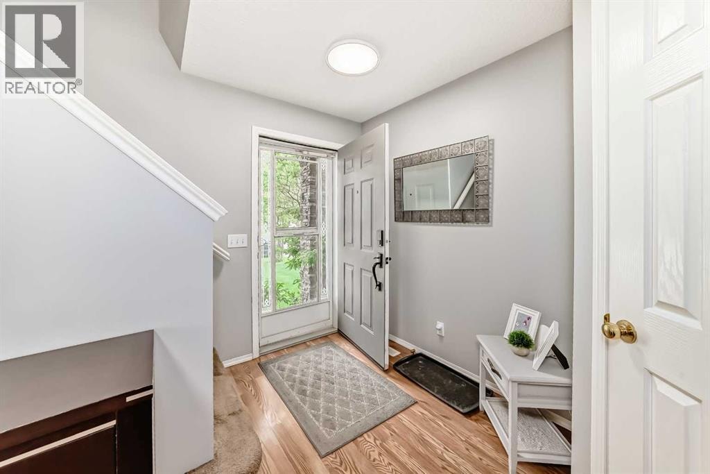 15 Citadel Meadow Crescent NW — photo 3
