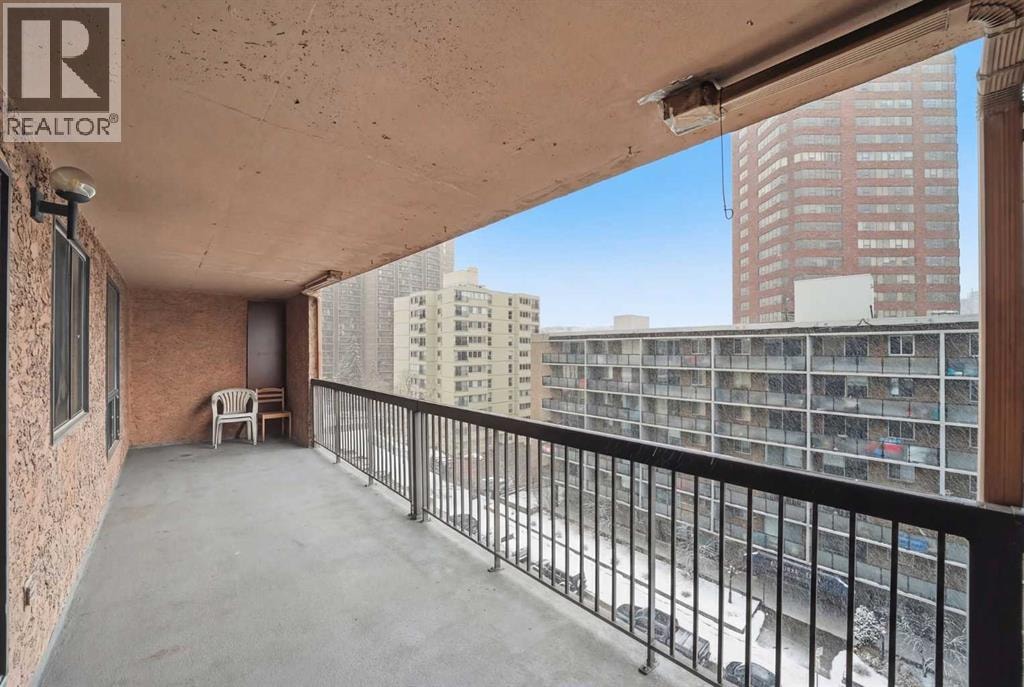 704, 718 12 Avenue SW — photo 12