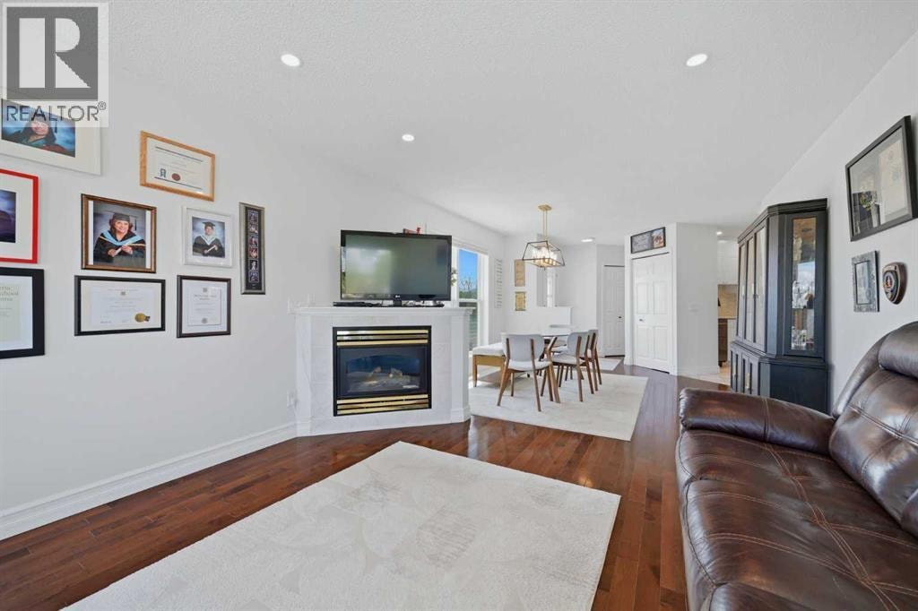 55 Ross Place — photo 10