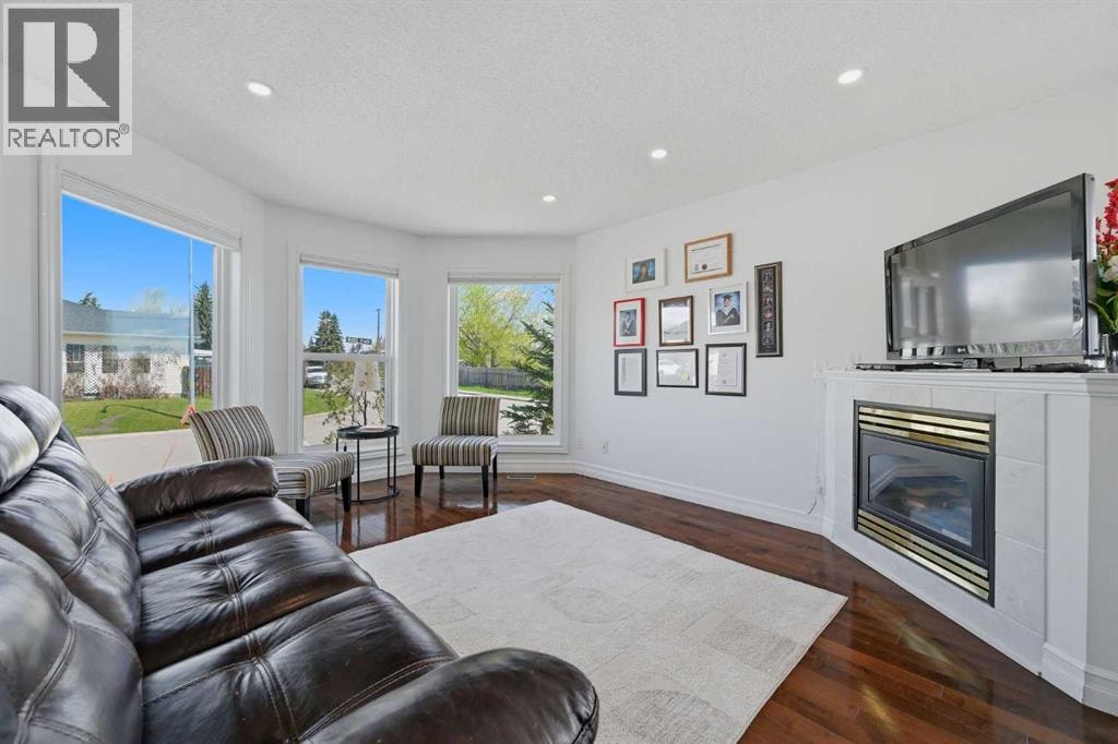 55 Ross Place — photo 9
