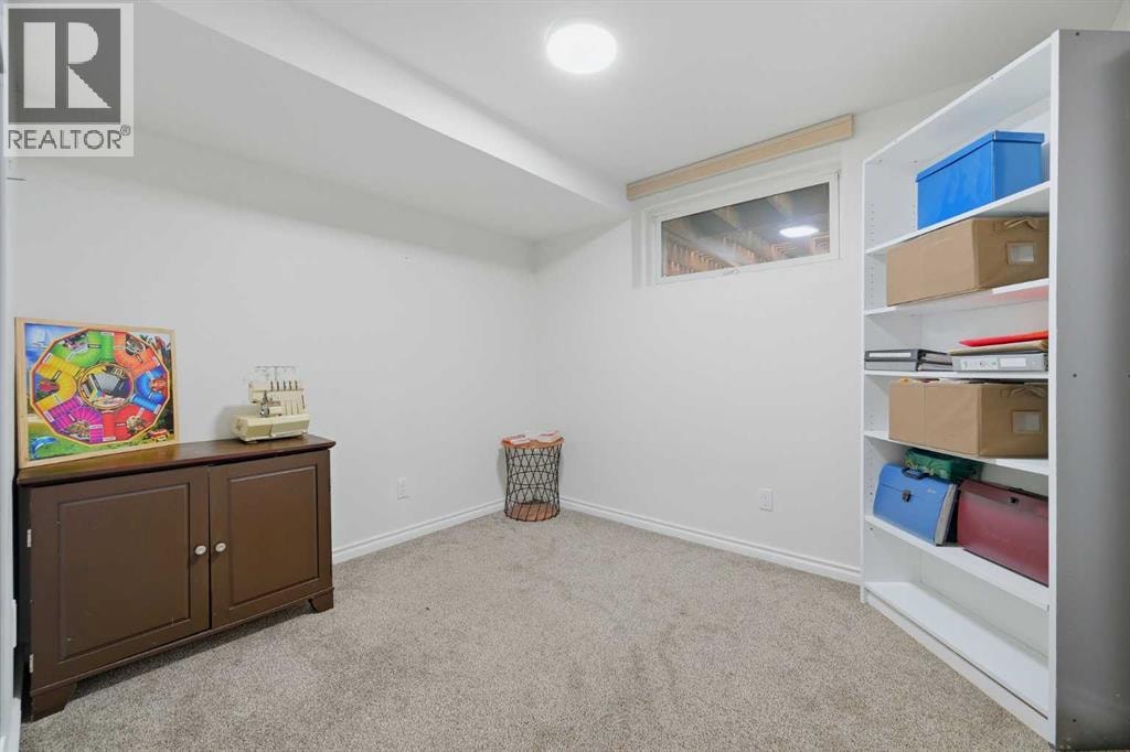 55 Ross Place — photo 38