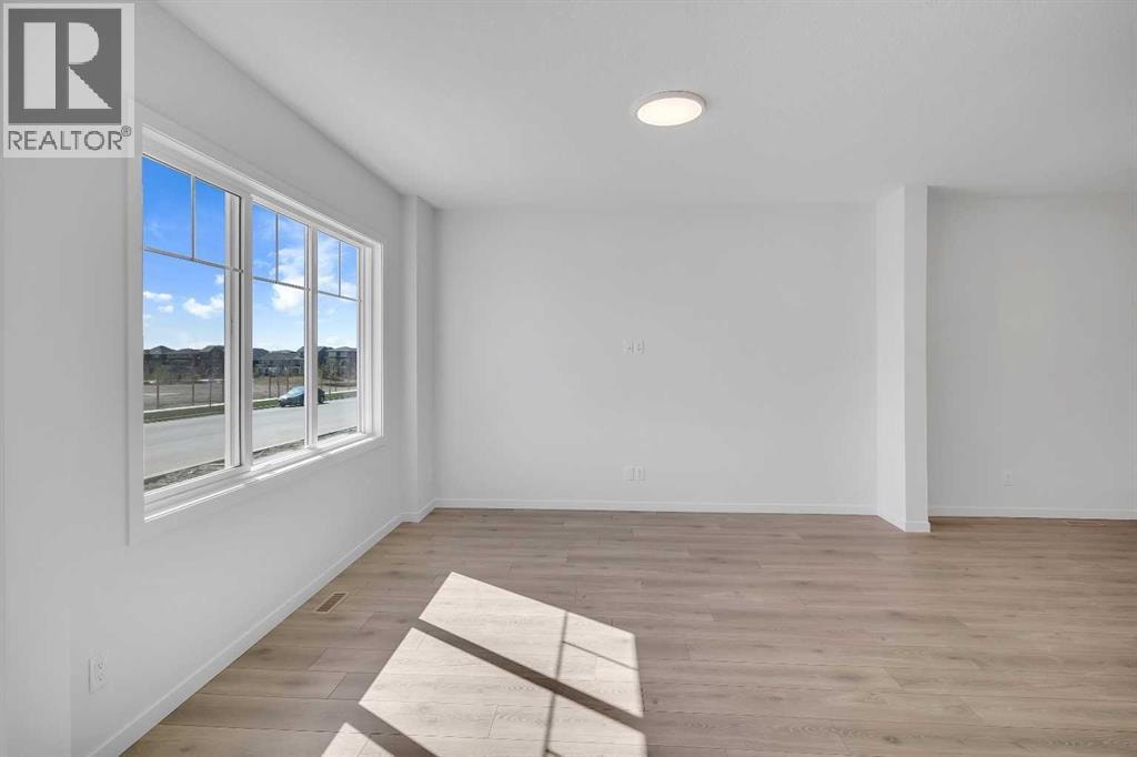 541 Bayview Street SW — photo 8