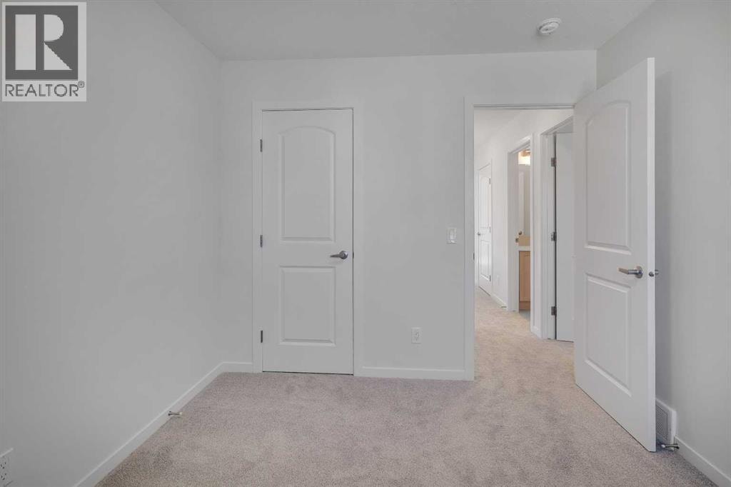 541 Bayview Street SW — photo 32