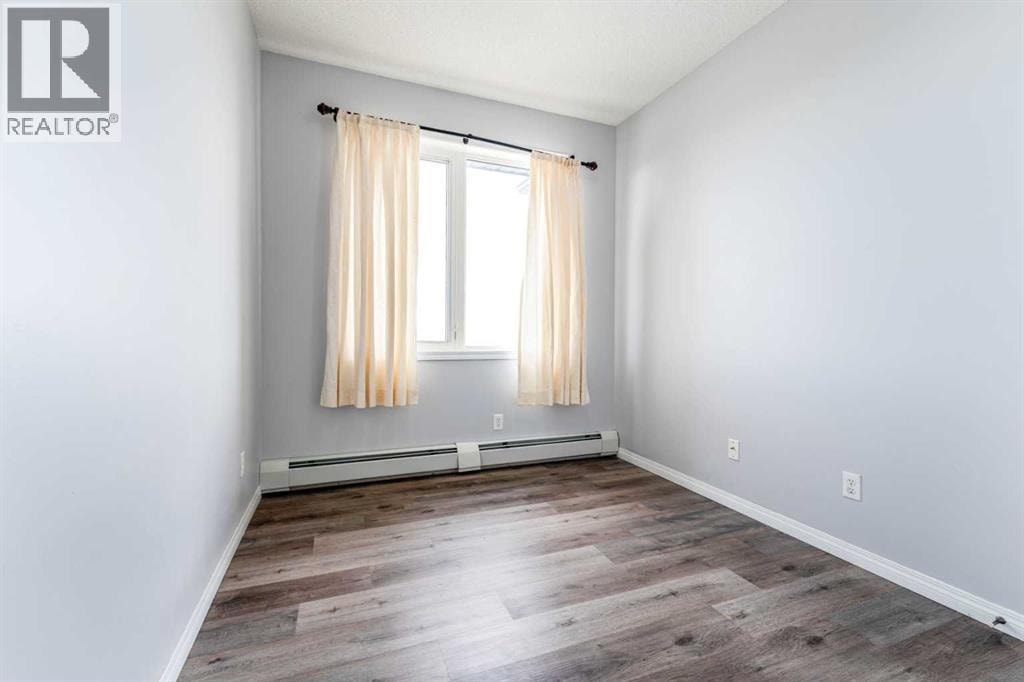 425, 1727 54 Street SE — photo 25