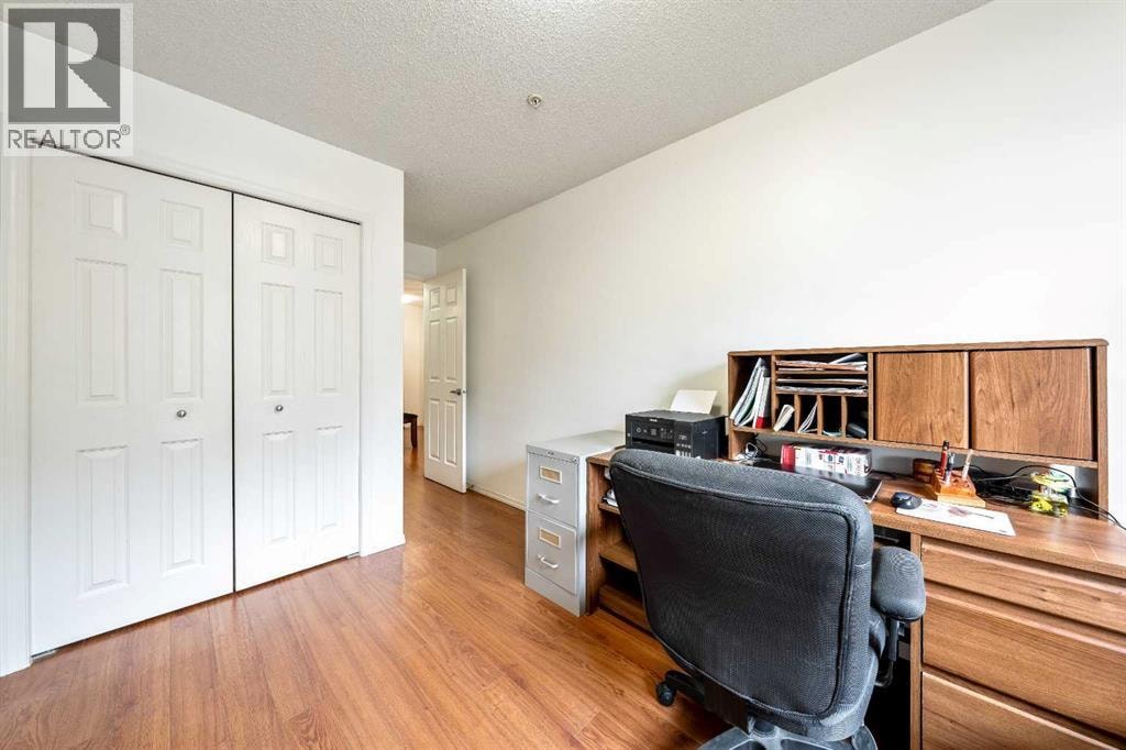 2132, 700 Willowbrook Road NW — photo 12
