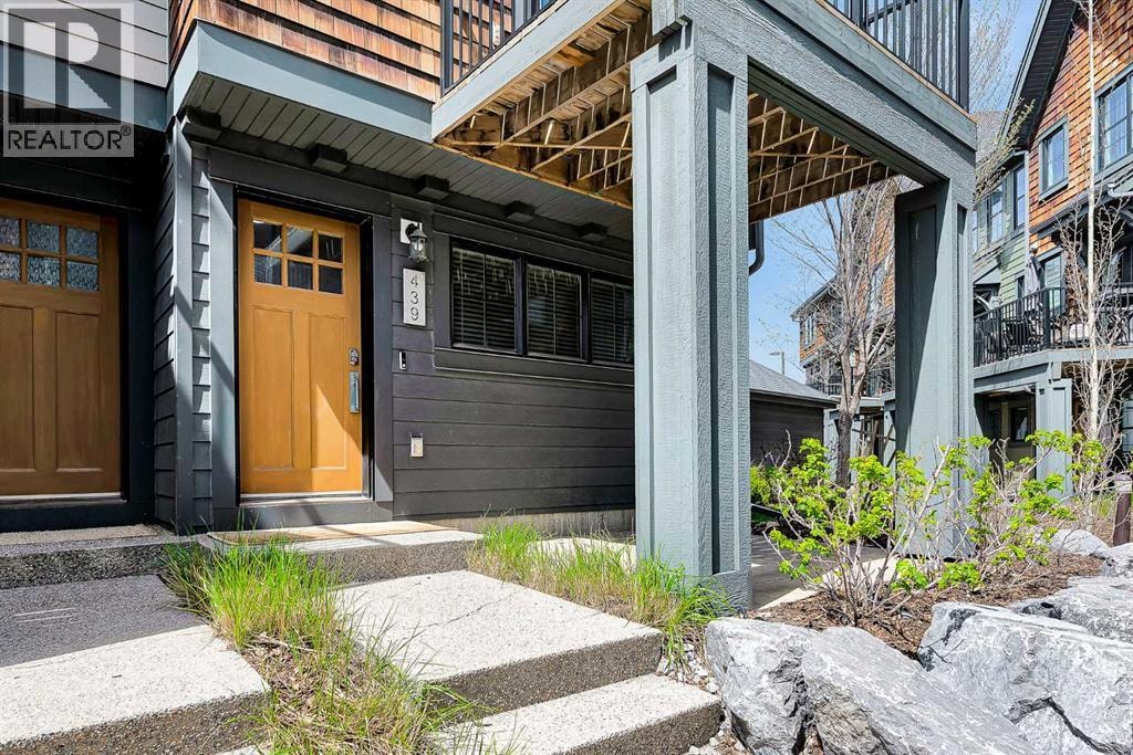 439 Ascot Circle SW — photo 3