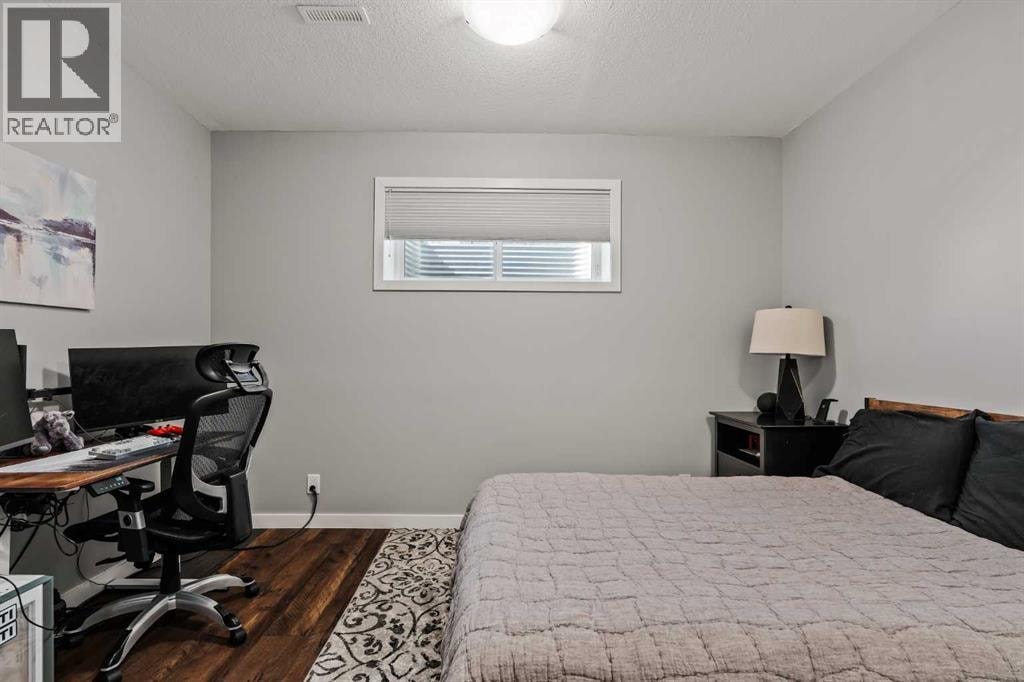 65 Sunrise Crescent — photo 42