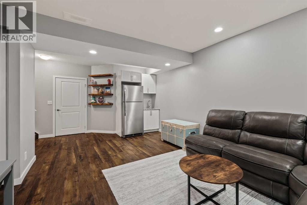 65 Sunrise Crescent — photo 39