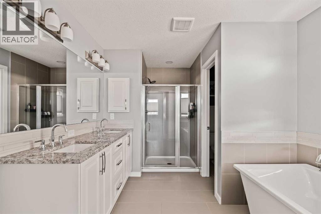 65 Sunrise Crescent — photo 31