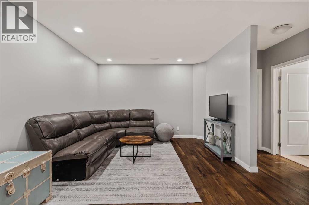 65 Sunrise Crescent — photo 41
