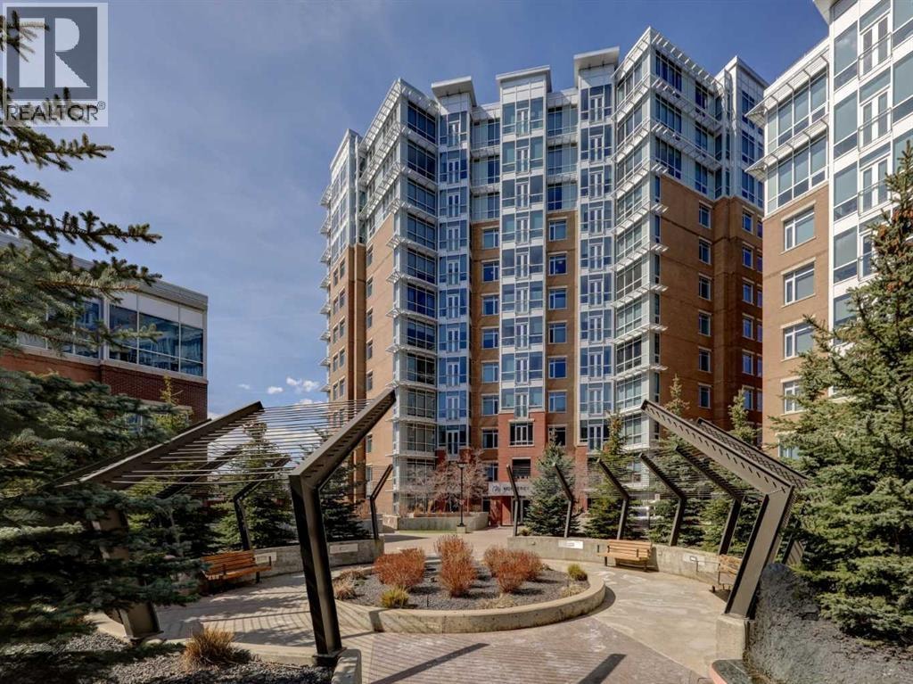 810, 16 Varsity Estates Circle NW