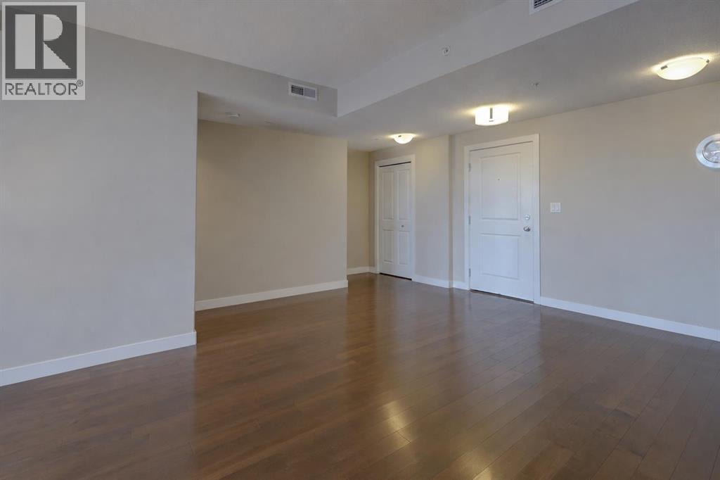 810, 16 Varsity Estates Circle NW — photo 14