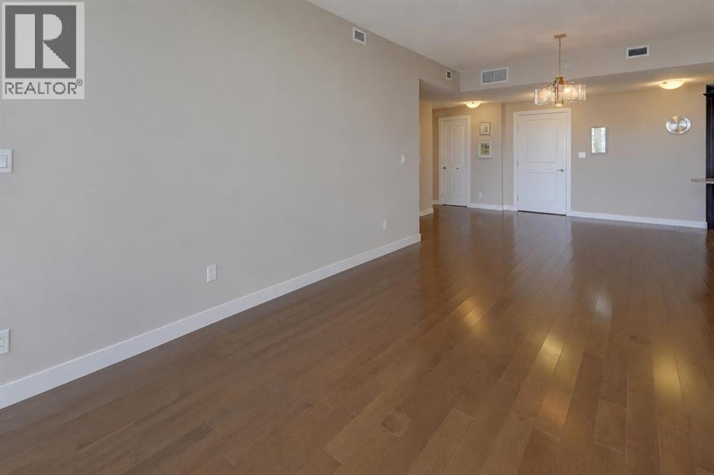 810, 16 Varsity Estates Circle NW — photo 15