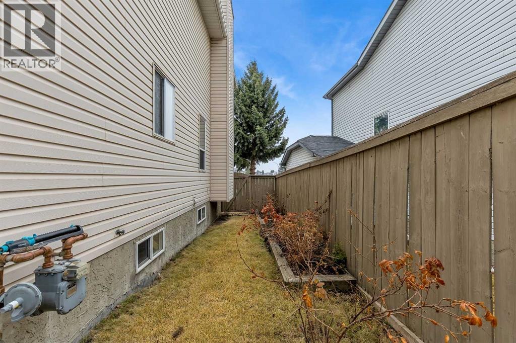 47 Carmel Close NE — photo 15