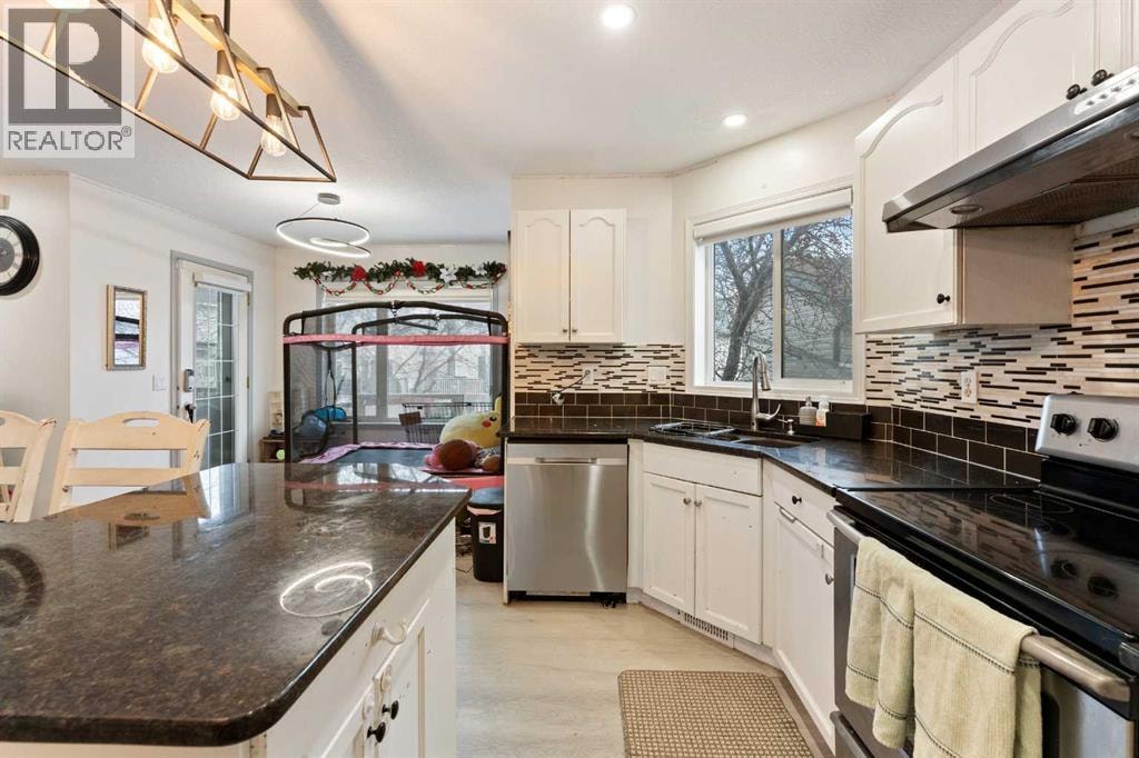 140 Fairways Drive NW — photo 10