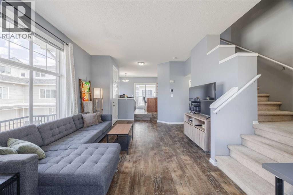 322 Mckenzie Towne Link SE — photo 5