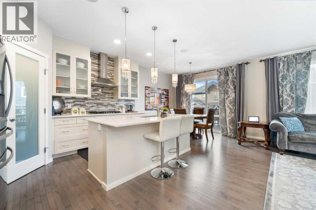 229 Kingsbury Close SE — photo 9