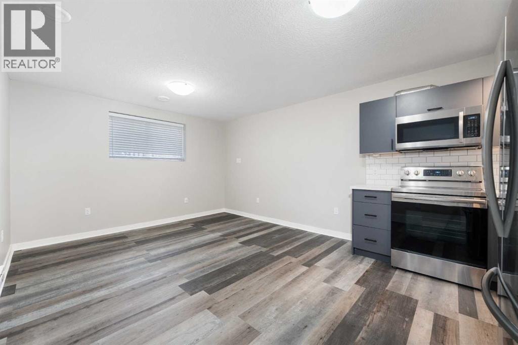 229 Kingsbury Close SE — photo 33