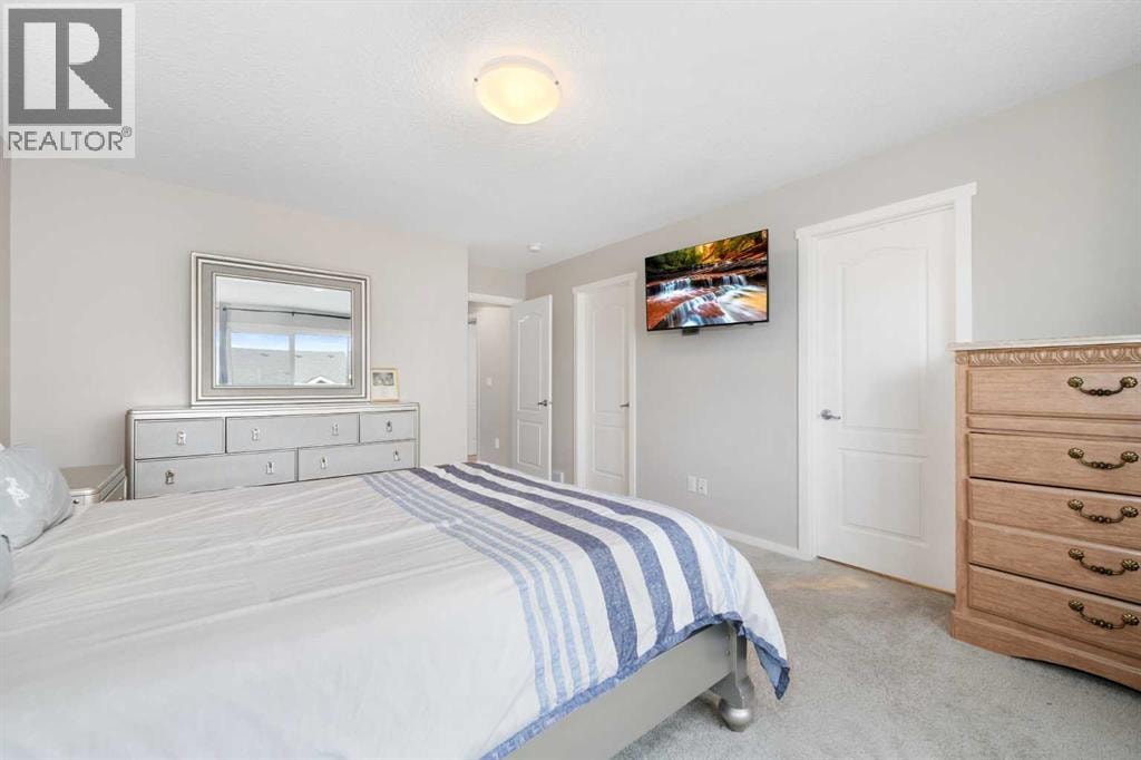 229 Kingsbury Close SE — photo 20