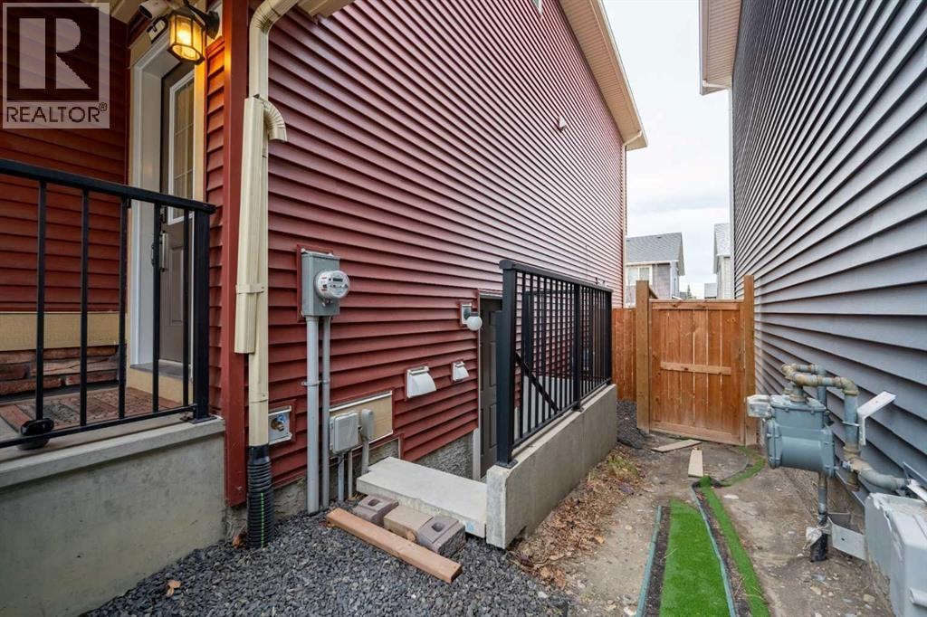 229 Kingsbury Close SE — photo 44