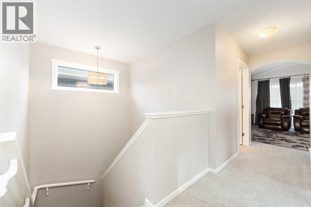 229 Kingsbury Close SE — photo 16